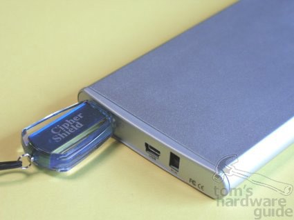 Szyfrowany zewnętrzny dysk twardy USB firmy Cipher Shield